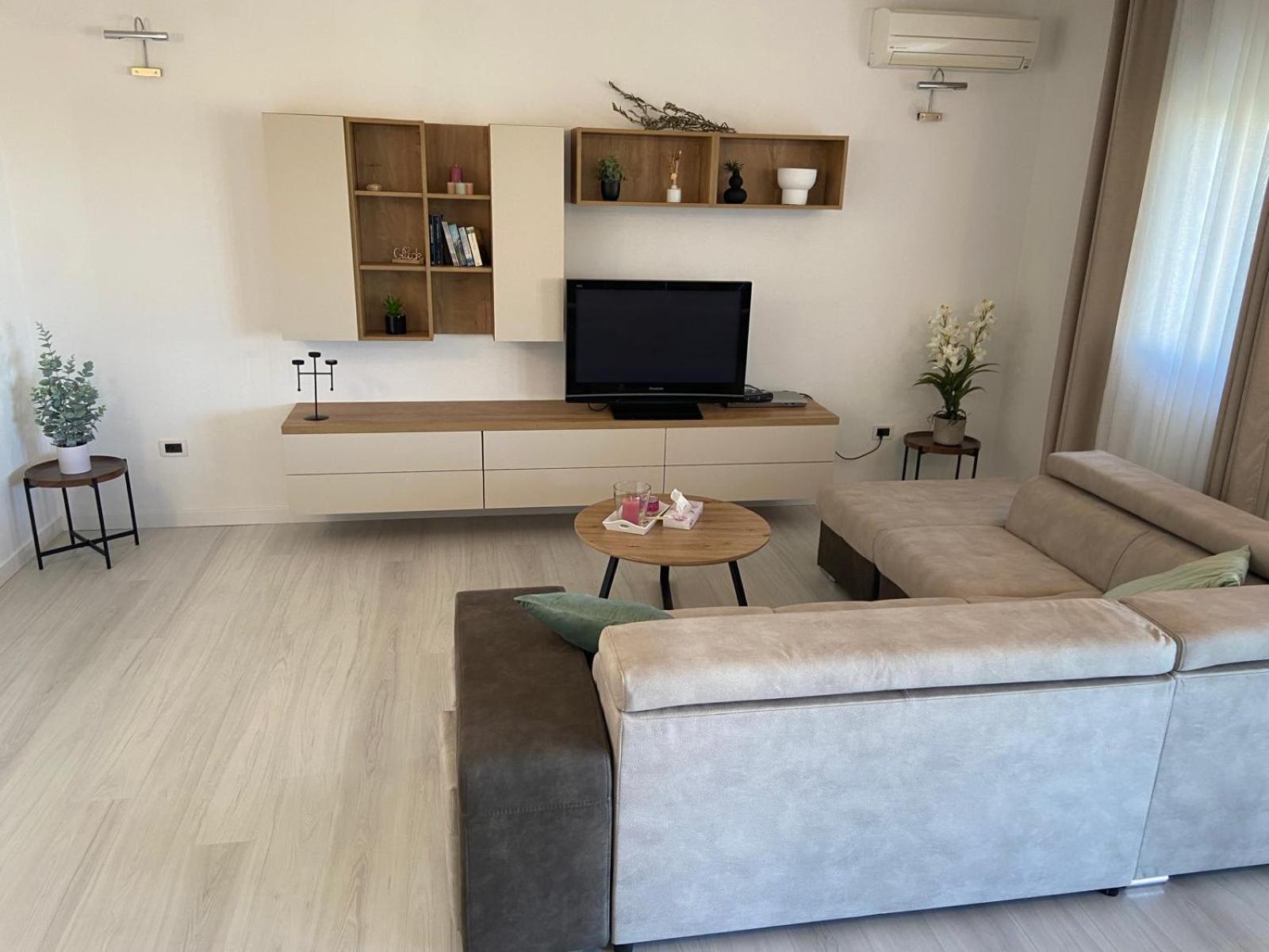 Mihaela Holiday home *