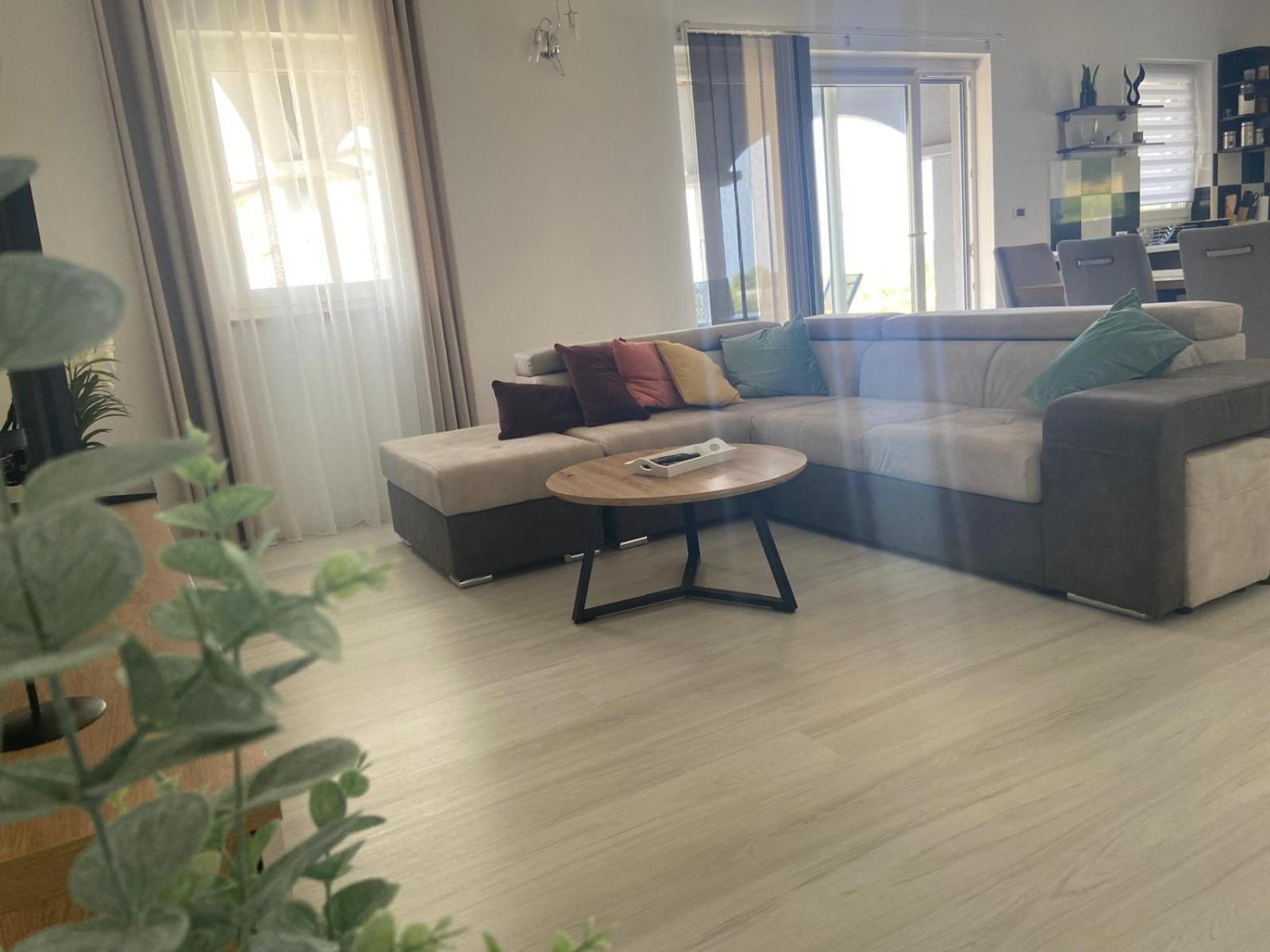 Mihaela Holiday home *